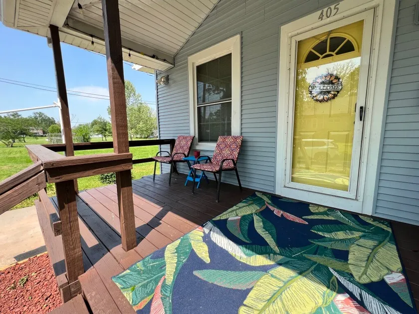 ☀️Walking on Sunshine! ☀️ Quiet /Cheery 2 bd/1ba - Image 1