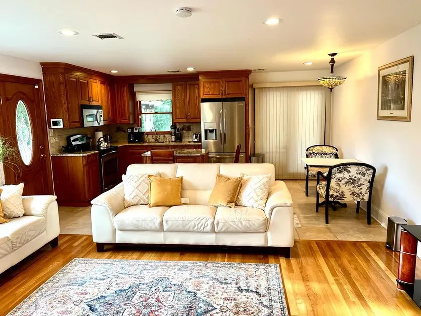 Lovely Apartment~ Fully Furnished, Private Yard - Image 1