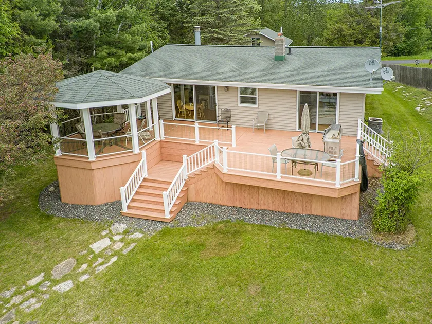Lakefront 3 BR Winter/Summer Wonderland (sleeps 8) - Image 1