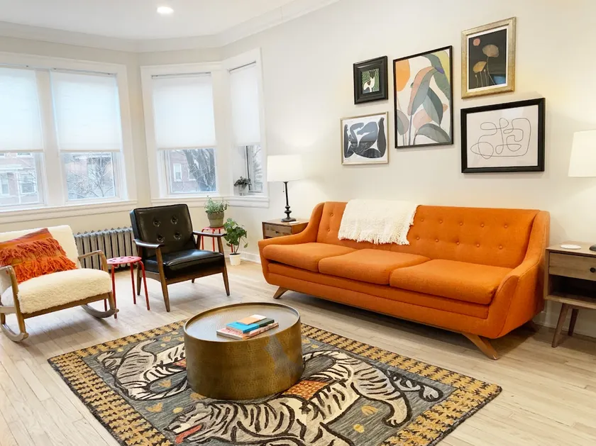 Spacious 3BR • Great for Groups • Fast WiFi • Pets - Image 1