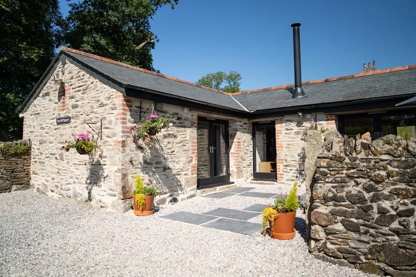 Cornish bolt-hole with a distillery and free tour! - Image 1