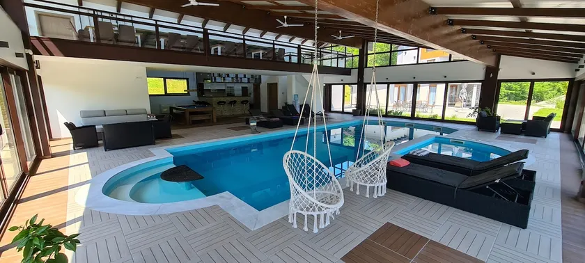 Apartment, 4BDR, shared pool - Image 1