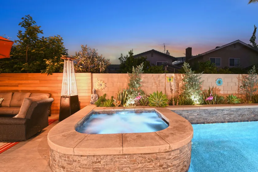 Family House 4BR, Pool, Disneyland, Knott’s - Image 1