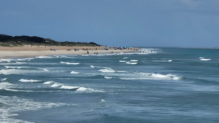 NEW LISTING: CRYSTAL COAST COUPLE'S BEACH RETREAT - Image 1
