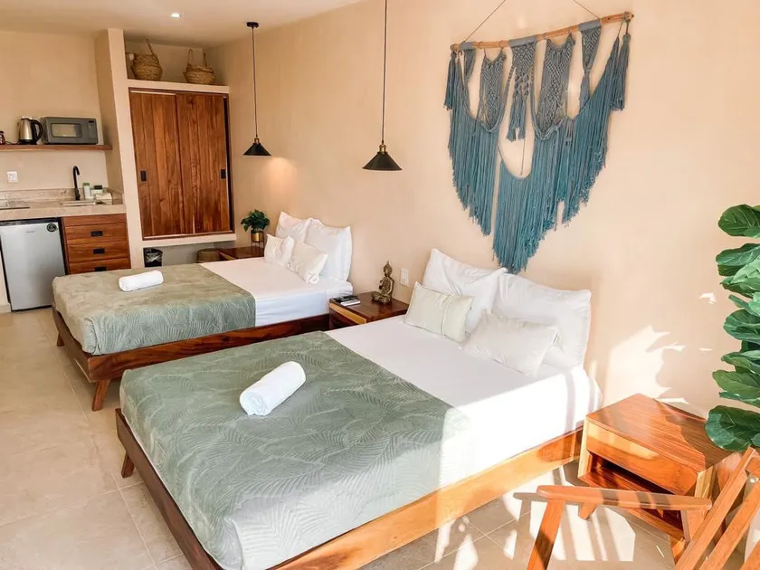Brand new private SUITE E, with a rooftop pool - Image 1