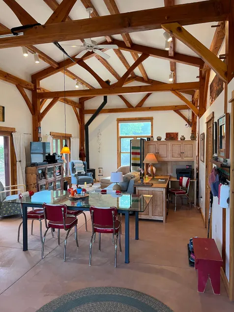Unique post and beam home, in a hiker's paradise. - Image 1