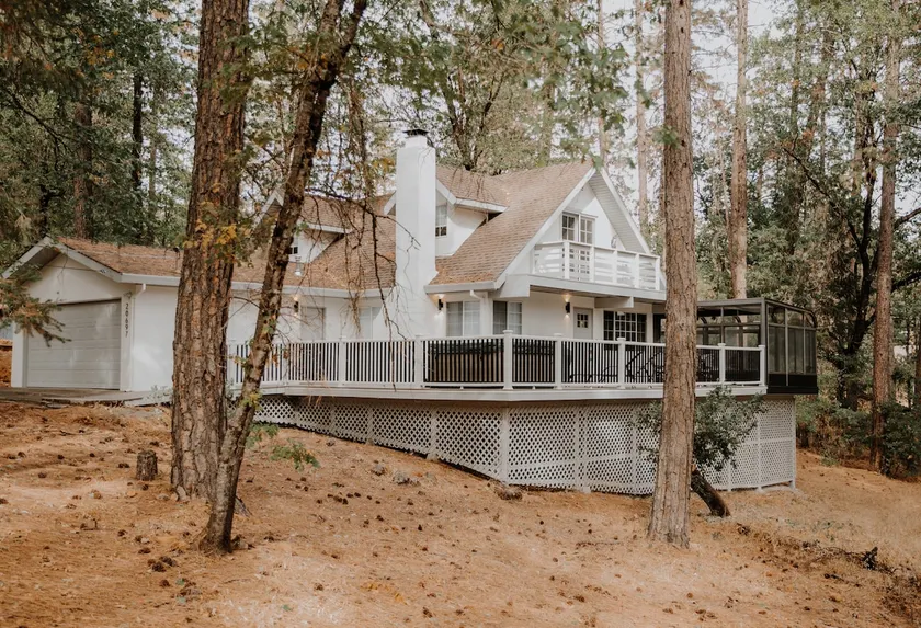 Villa Nosoni-Nestled between trees near Lake Shasta. - Image 1