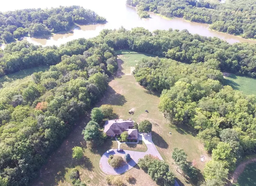 Carlyle Lakehouse on 27+ Acres - Family Friendly! - Image 1