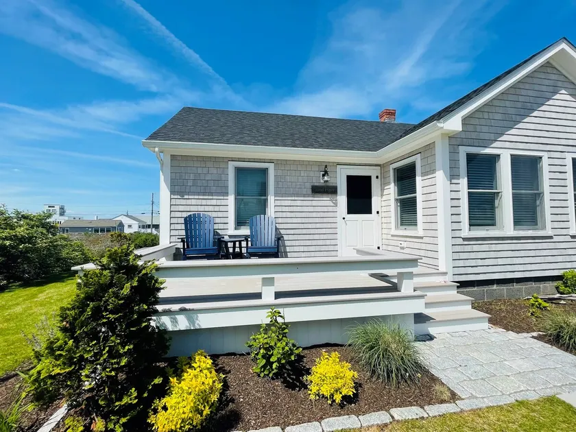 BEACH COTTAGE-NARRAGANSETT, RI (JEM) ”OSPREY” - Image 1