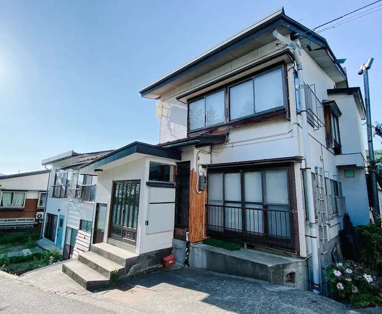 James House - Image 1