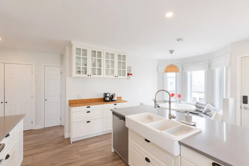 Your Halifornian Home Trendy 3 Bedroom Flat - Image 1