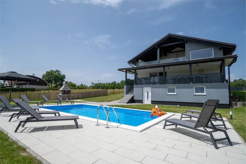 Plum house - villa with pool - Image 1