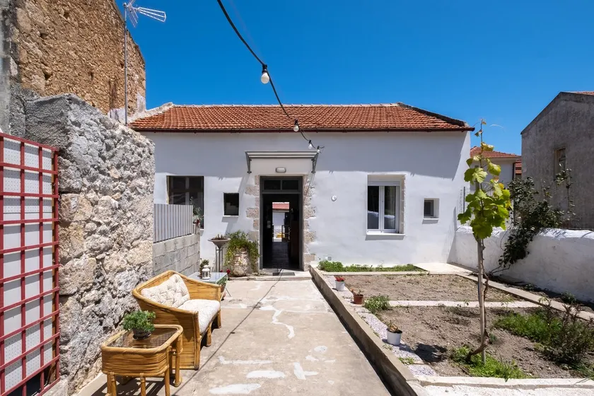Jasmine Home with Beach at your Doorstep by 8essentially - Image 1