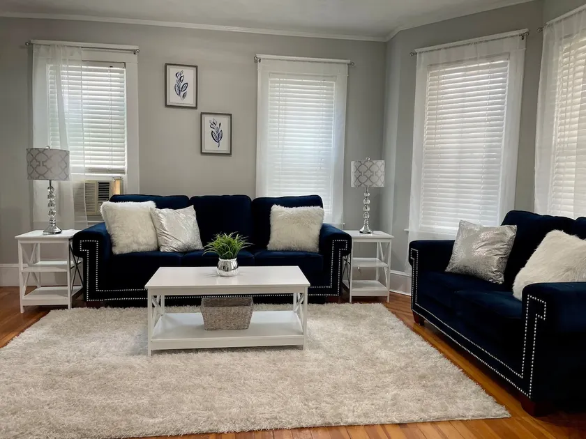 Great location! Renovated spacious 2+ bedroom! - Image 1