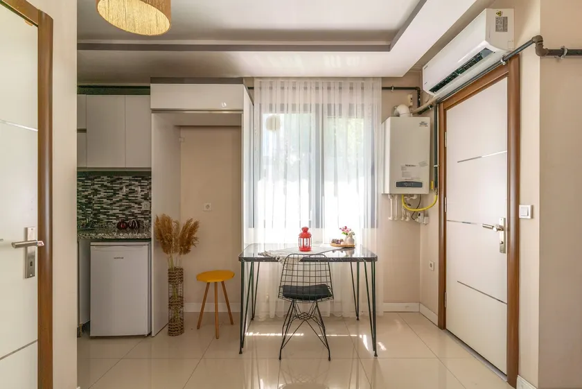 Newly furnished luxury apartment in a central location - Image 1