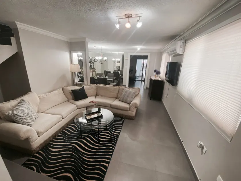 Spacious, central and safe townhouse | Tec Area - Image 1