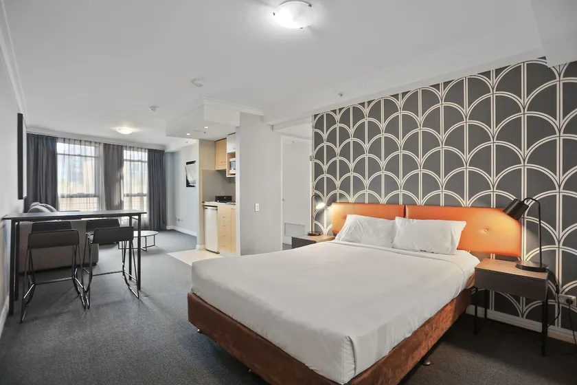 KOZYGURU | Sydney CBD | Lovely 2 Bedroom APT with Amazing City View - Image 1