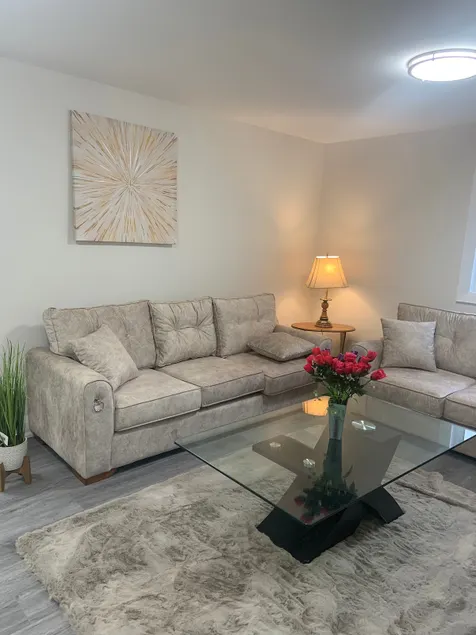 Open Concept 3 bedroom walkout basement apartment - Image 1
