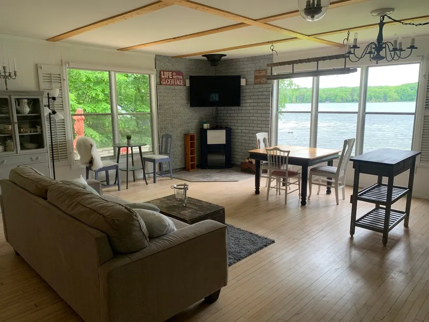 Lake Life Cottage: A Graham Lake Oasis - Image 1