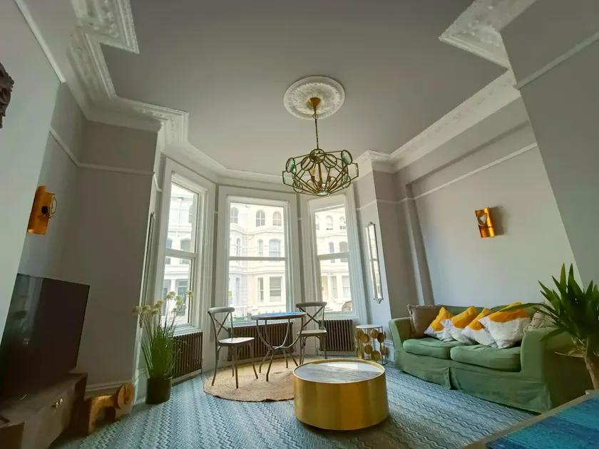 Eastbourne Sea View Apartment - Image 1