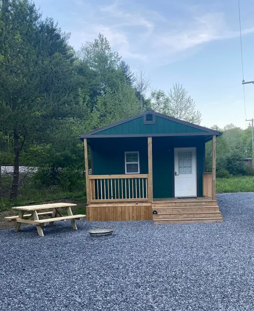 *NEW* Spacious cabin in Mullens- close to trails - Image 1