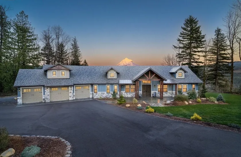 Hoodview House - Luxury Mt Hood Scenic Views - Image 1