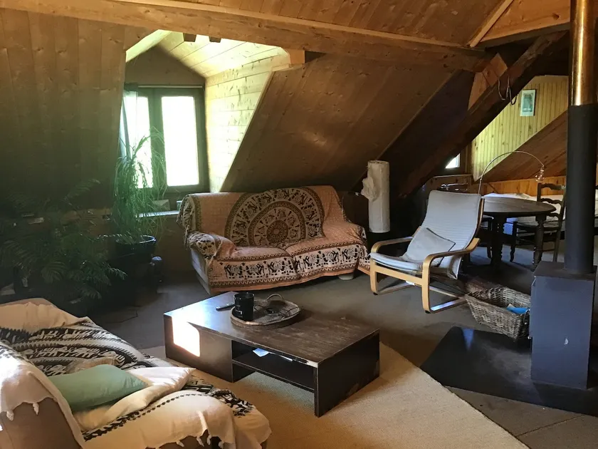 Charming apartment with wood-burning stove - Image 1