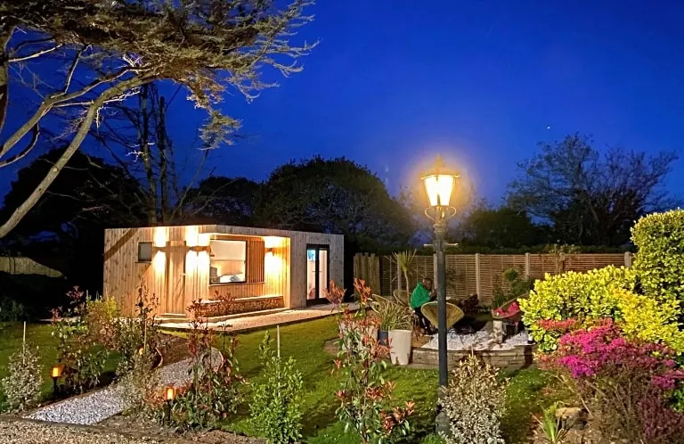 Lux garden studio (sleeps 2), nr. New Forest/Beach - Image 1