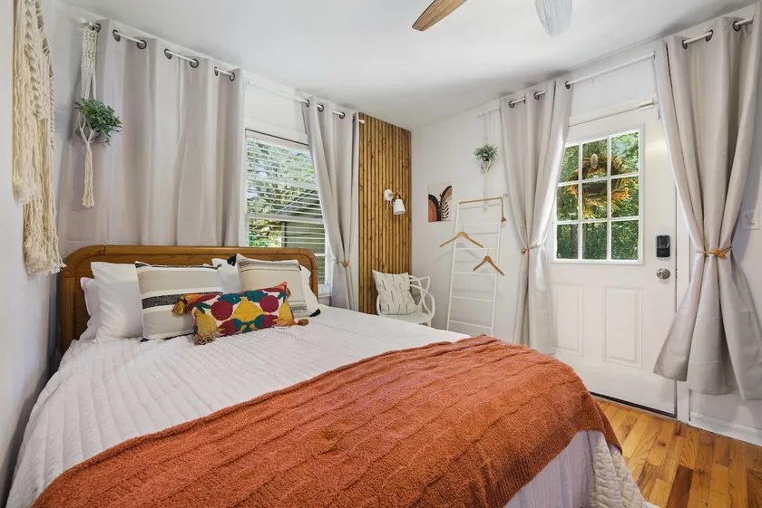 MasterSuite w/ Private Entry and Bathroom - Image 1