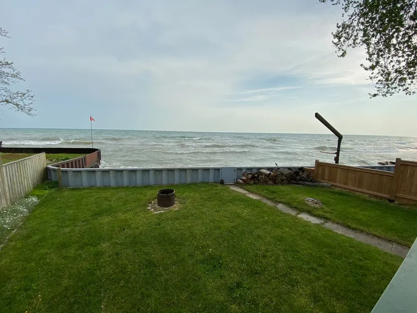 Cute BeachHouse with a Personal Beach/Fire Pit/BBQ - Image 1