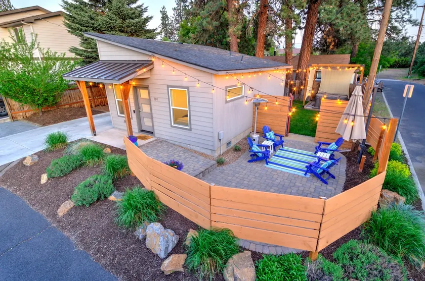 Close, Cute & Clean! *Hot Tub* Bend Adventure Base - Image 1