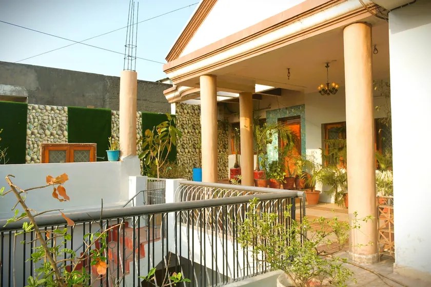Malaiya Homestay - Grandeur Living Experience - Image 1