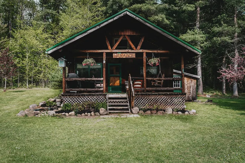 Paradise Cabin - Image 1