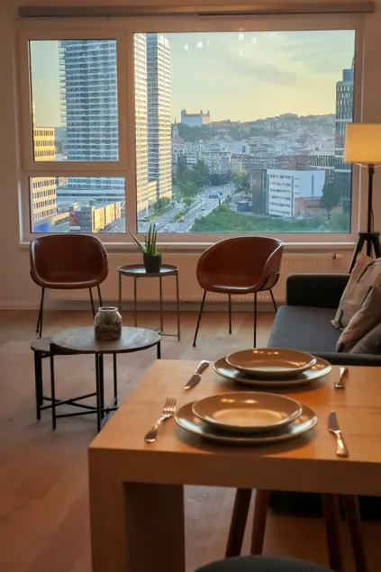 Premium new apartment with panoramic castle view - Image 1