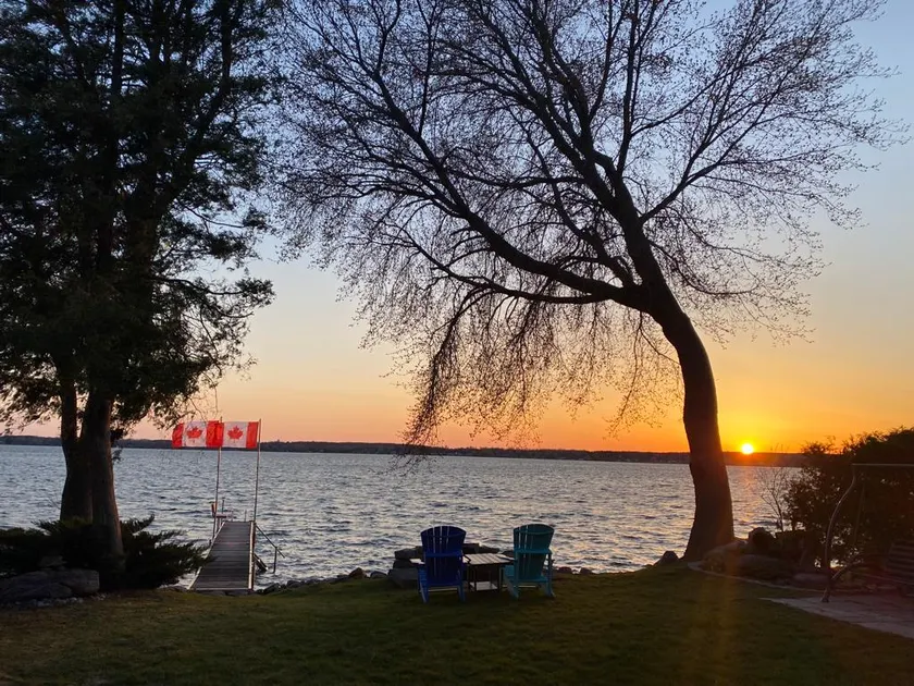 Scugog Lake House with hot tub and Sauna - Image 1