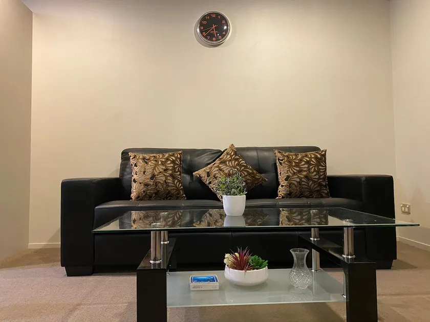 2 Bedroom house in Hamilton Central - Image 1