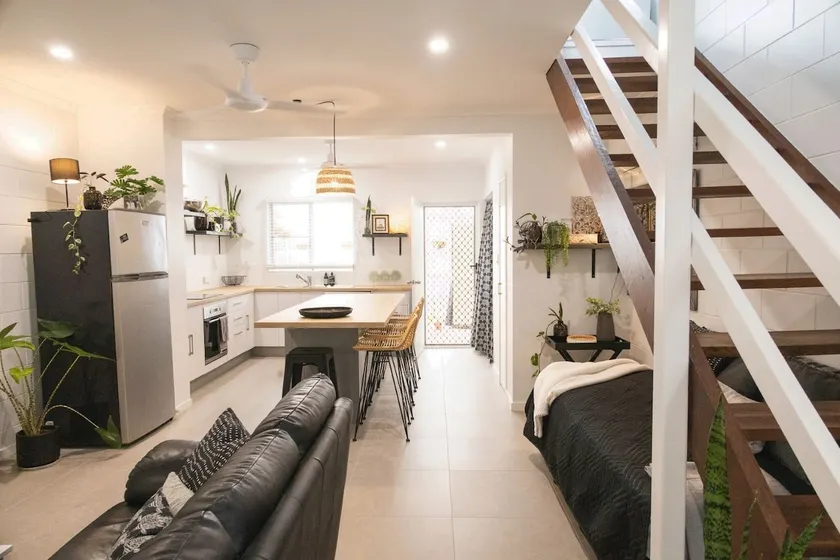 Whitsunday Pandanus-Stylish 2 bedroom townhouse in quiet location - Image 1