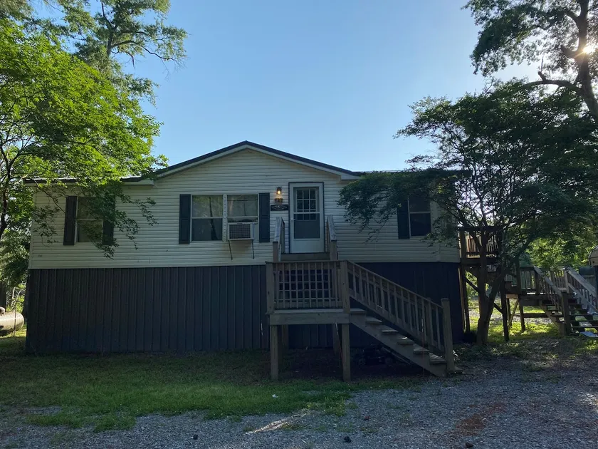 3-Bedroom Cabin on Maddox Bay - Image 1