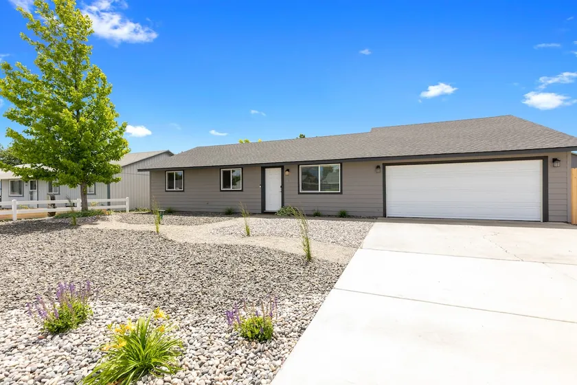Holly Has It All!One level,sleeps 11,Winery Close! - Image 1