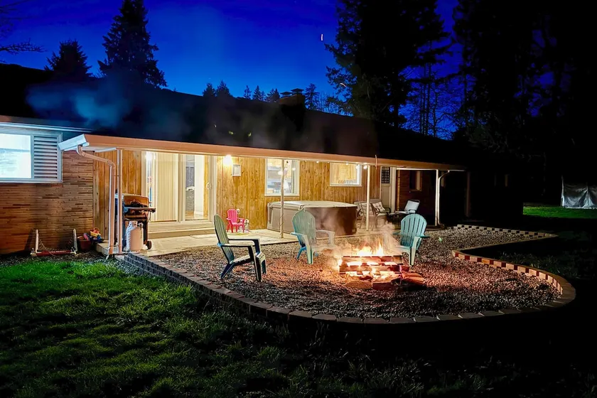 •Rustic Home • Acreage • Hot tub • Events Welcome - Image 1