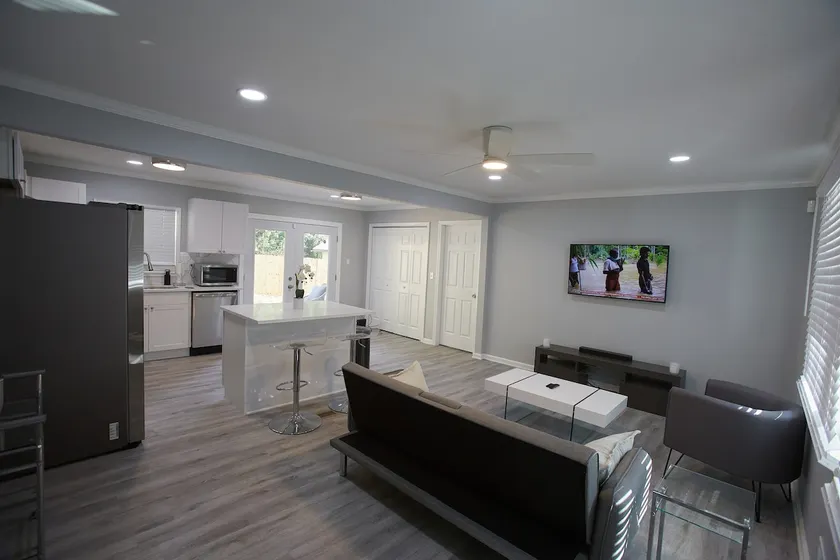 Decatur 3-BR Bliss: Modern Comfort” - Image 1