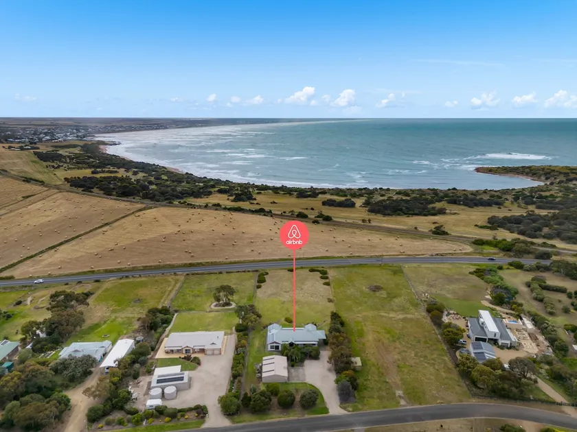 Sea Breeze - Spacious home with lovely ocean views - Image 1