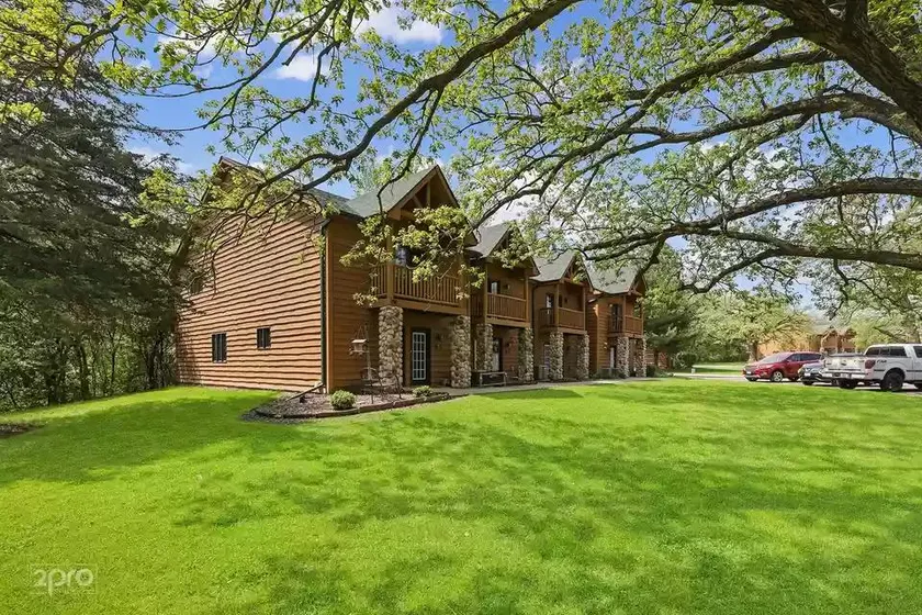 Relaxing cabin near Starved Rock - Image 1
