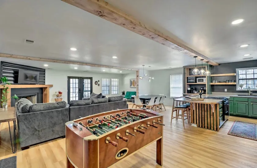 Modern Greers Ferry Escape with deck & fire pit - Image 1