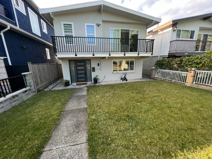 Spacious & Central Location- Ground-Level Suite - Image 1