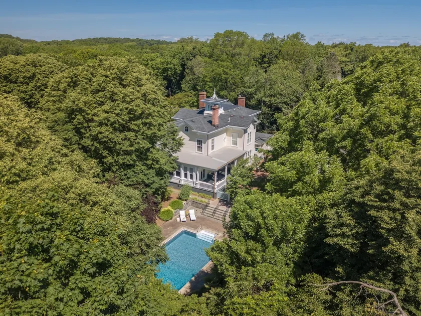 Beautiful Historic Estate -New Heated Pool - Image 1