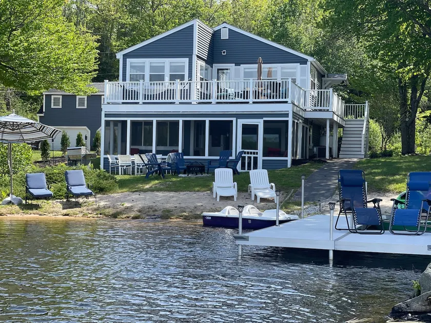 Blue Breeze - Private lakefront w/ Hot Tub - Image 1