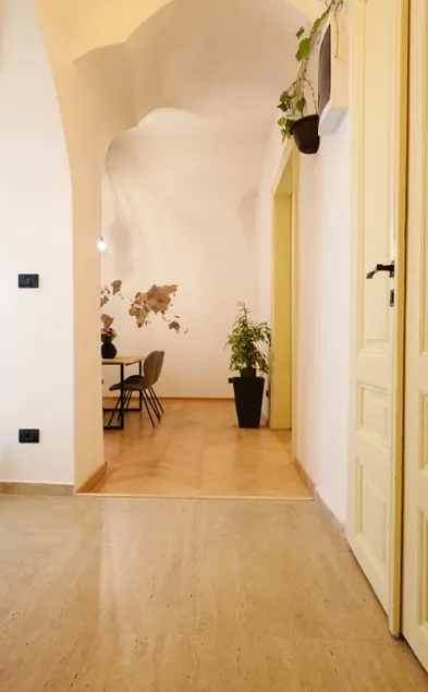 Superb 102m² apartment in a historical building - Image 1