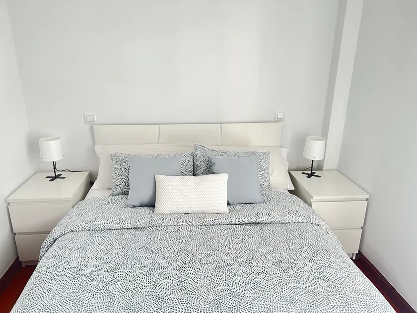 A three-bedroom duplex with direct pool access - Image 1