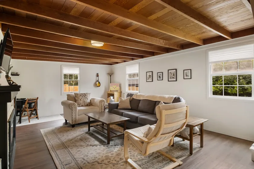 Voyagers Cottage - Cheerful home - Walk to beach! - Image 1